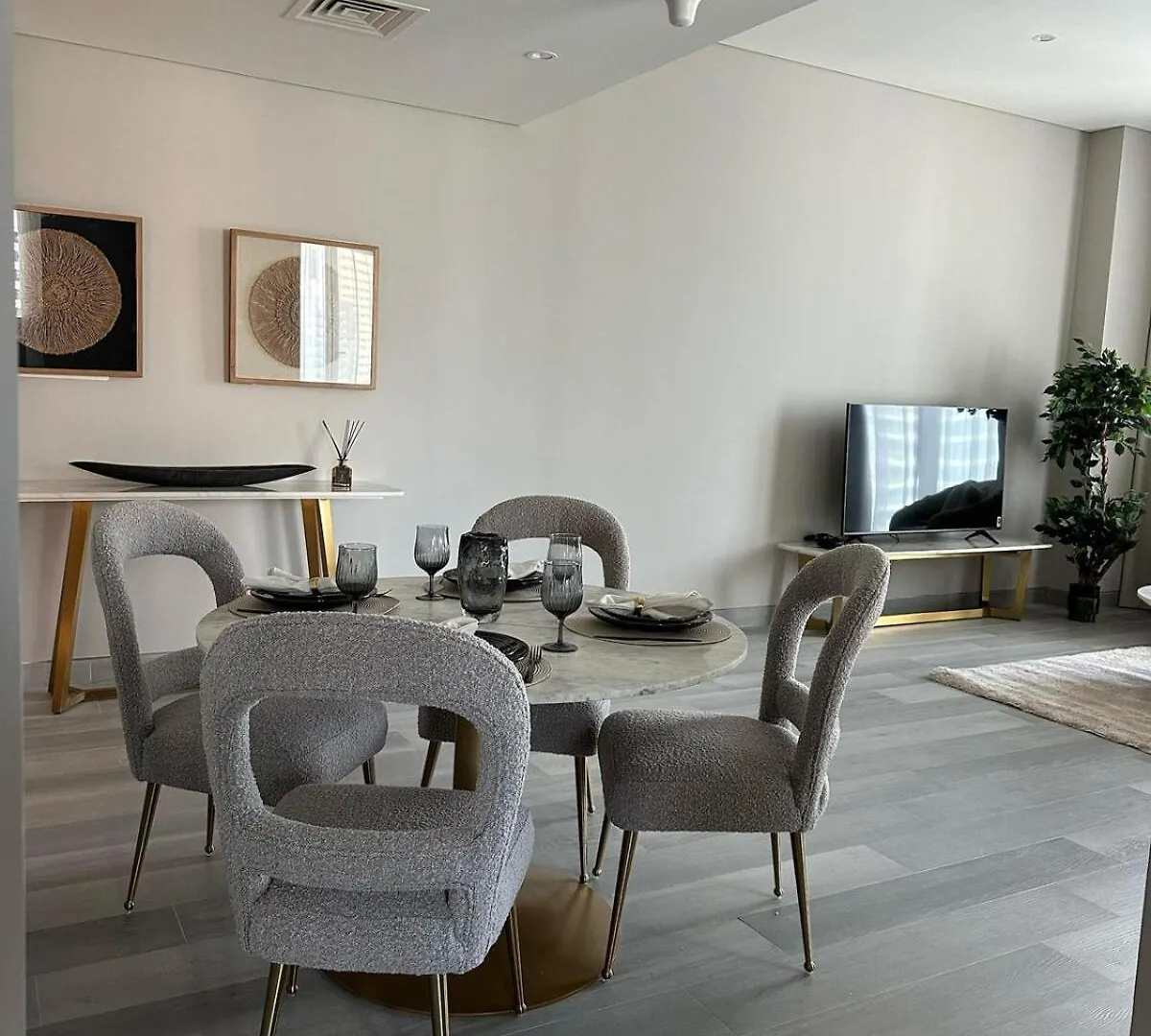 Entire Apartment In Dubai Marina