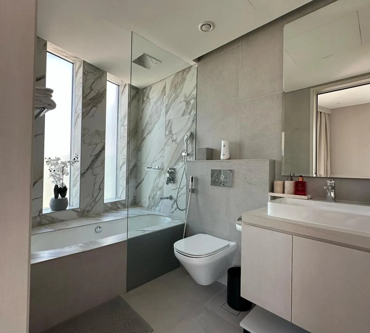 Entire Apartment In Dubai Marina